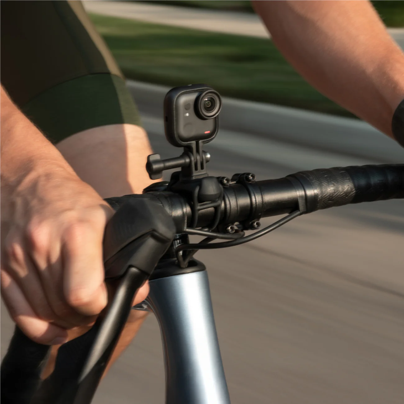 Insta360 GO Ultra 4K Tiny Hands-Free Action Camera - Image 4