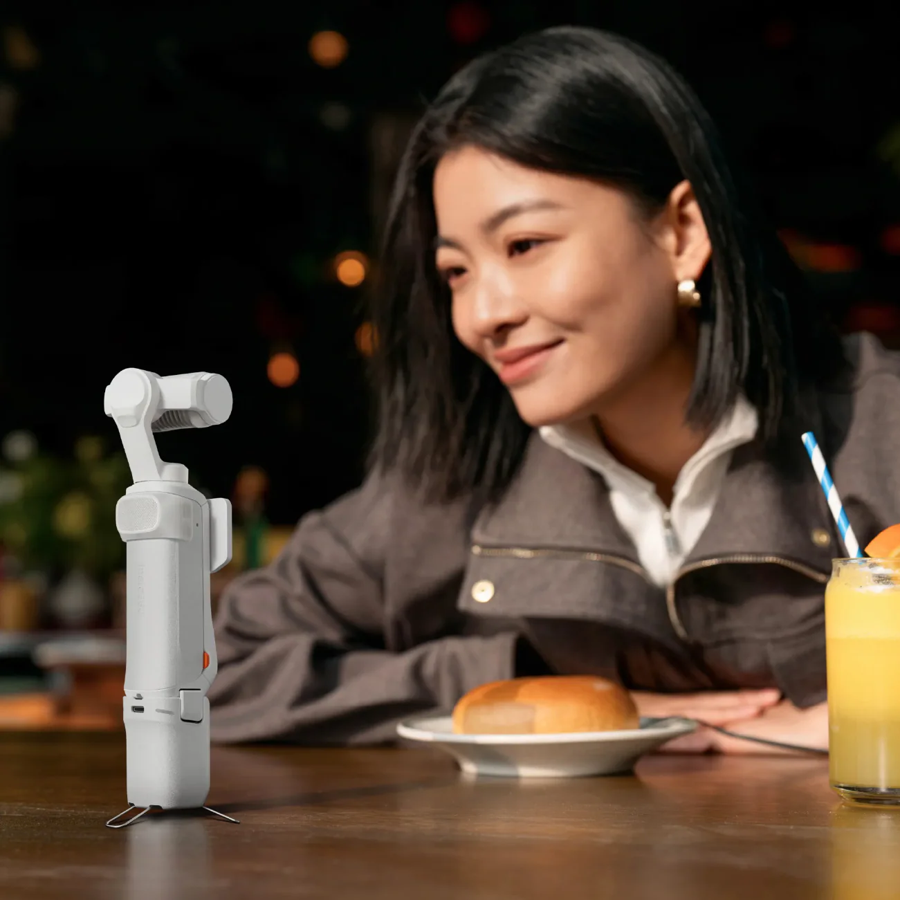 Insta360 Luna Series Battery Handle - Image 8