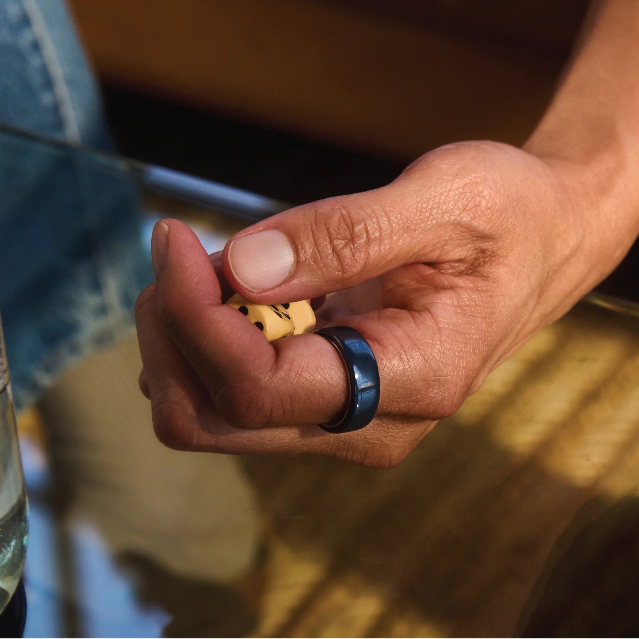 Oura Ring 4 Ceramic Midnight - Image 5